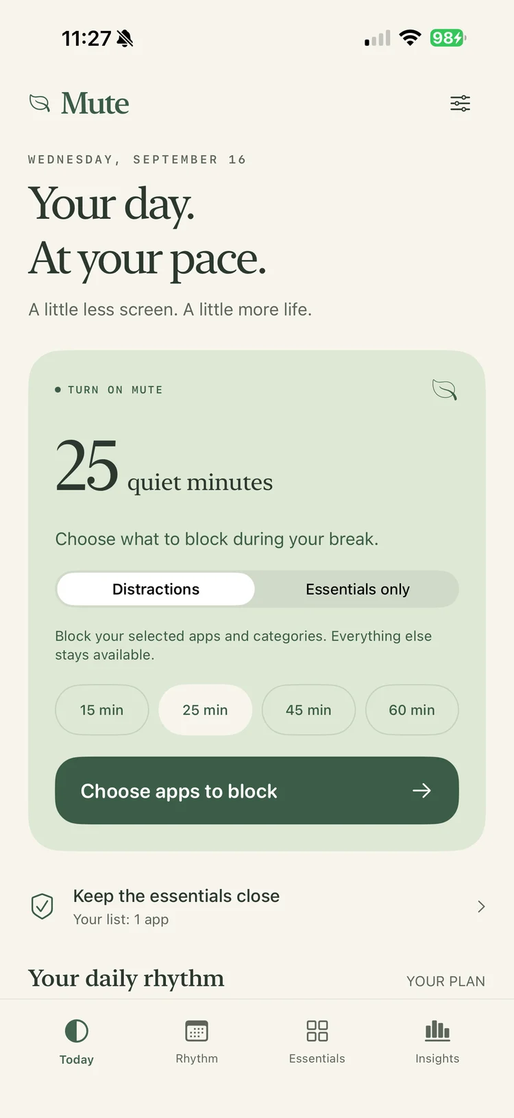 Mute on iPhone with a 25-minute pause, Distractions and Essentials only modes, and a button to choose apps to block