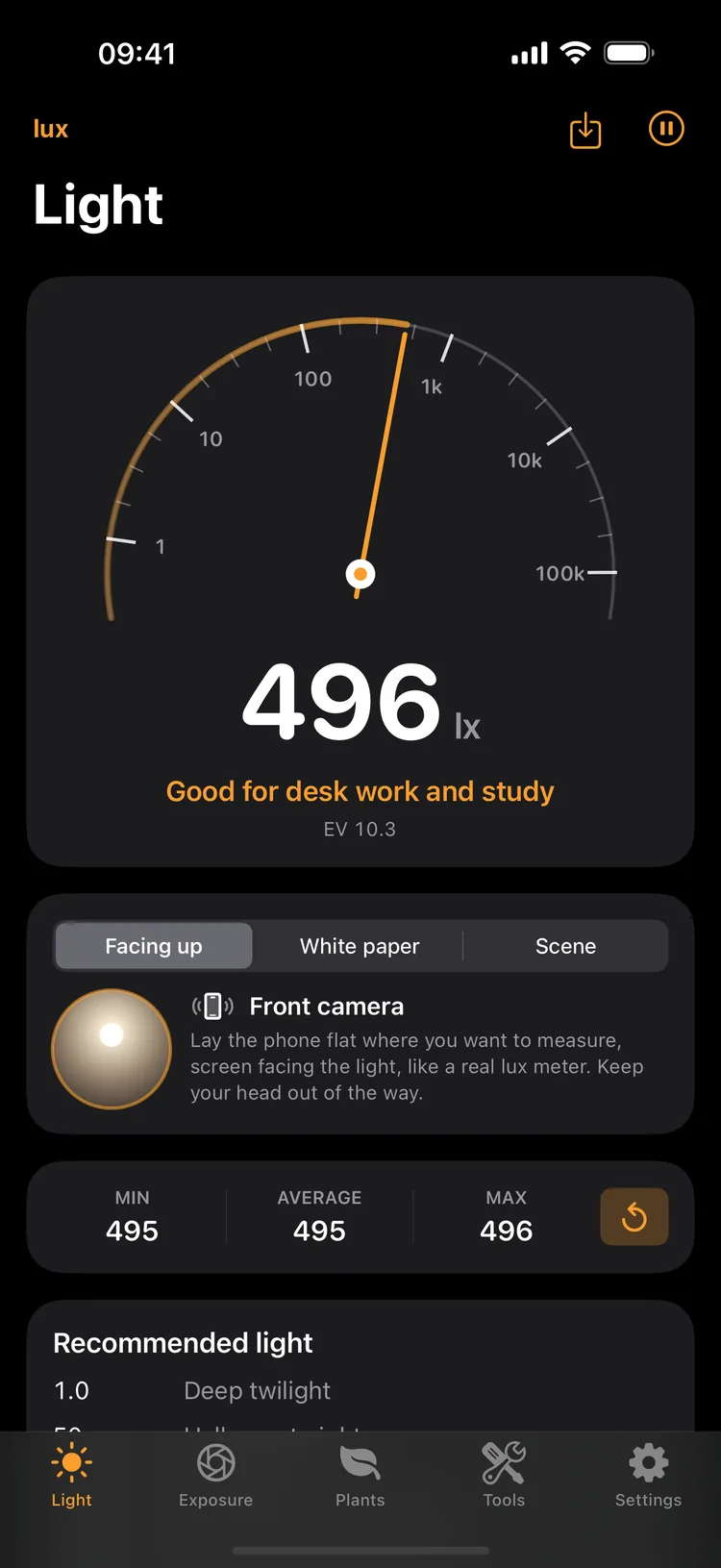 Pupila measuring 496 lux on a needle gauge, Good for desk work and study, EV 10.3, with the phone lying facing up; minimum 495, average 495, maximum 496